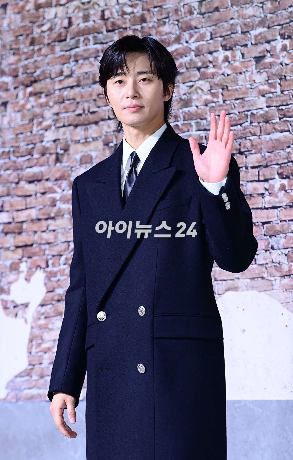 배우 박서준이 19일 오전 서울 용산구 레이어20 스튜디오에서 열린 넷플릭스 새 시리즈 '경성크리처' 제작발표회에 참석하고 있다. [사진=정소희 기자]