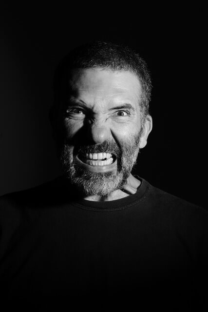 윗집 소리 때문에 미칠 뻔했어요. 직접 실험해서 찾은 진짜 소음 줄이는 방법