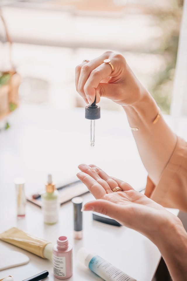 피부 붉어짐 해결의 정석: 열감 내리고 장벽 세우는 진정 스킨케어 공식