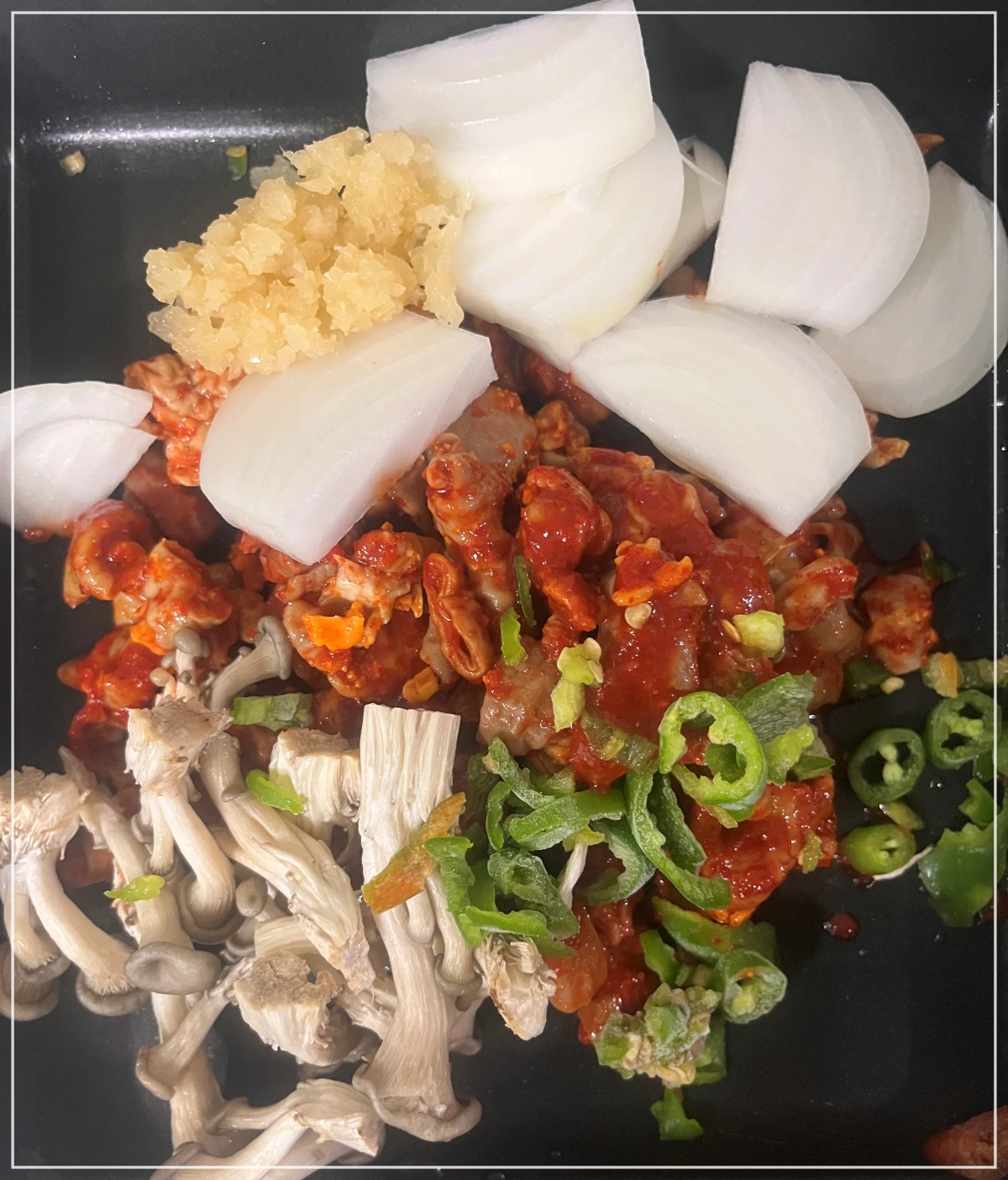 노브랜드-직화곱창-야채-첨가