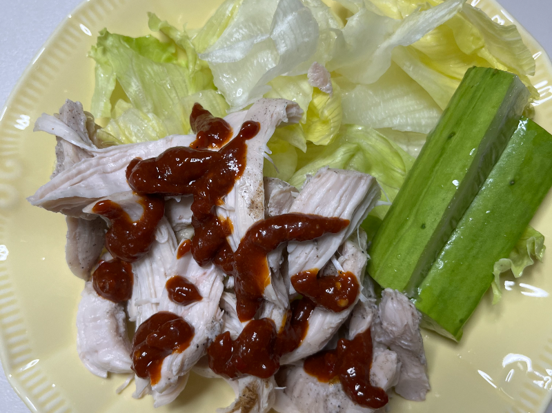 수지스그릴드닭가슴살에-비비드저당마라소스