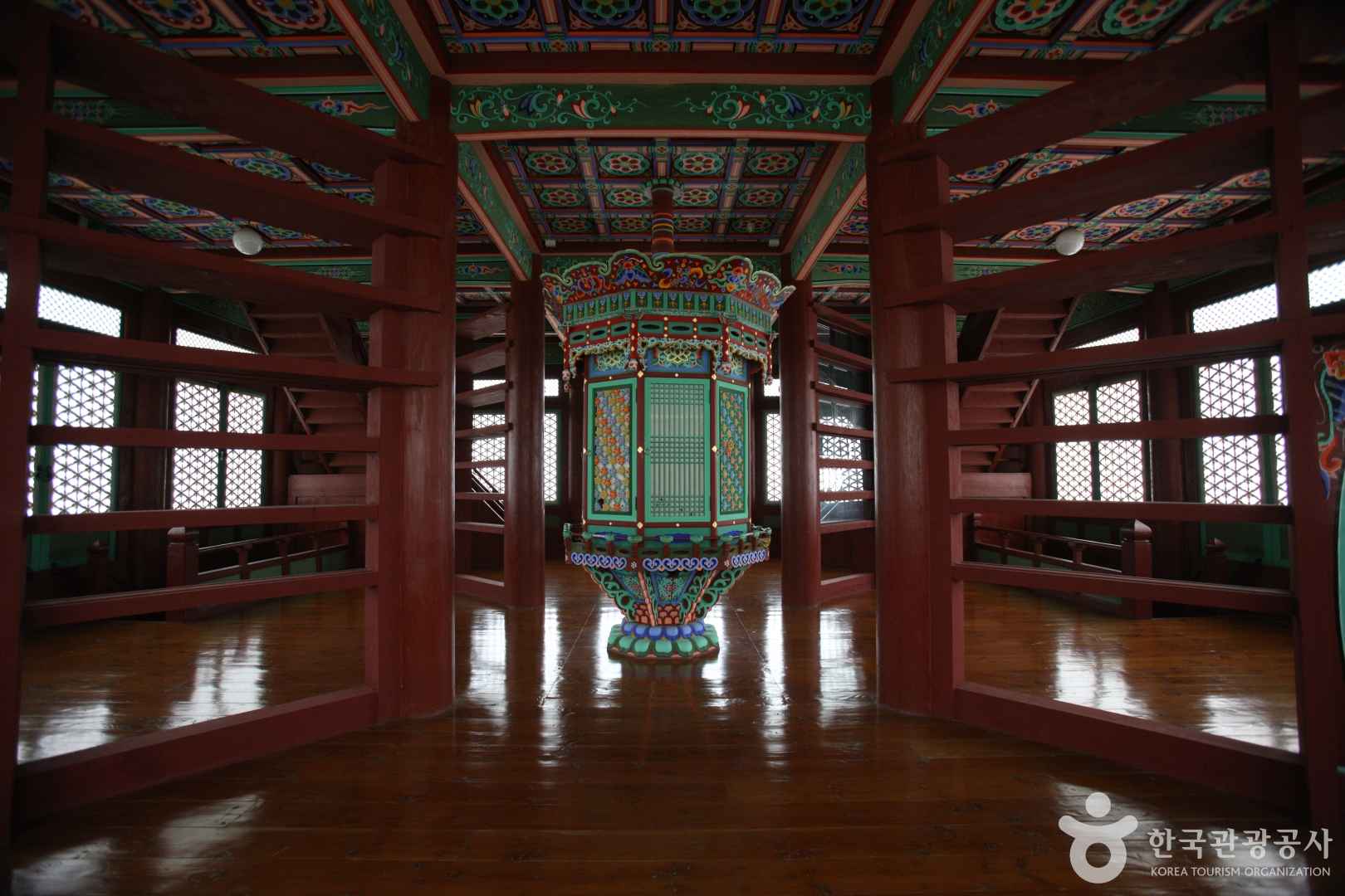 진천 보탑사 내부