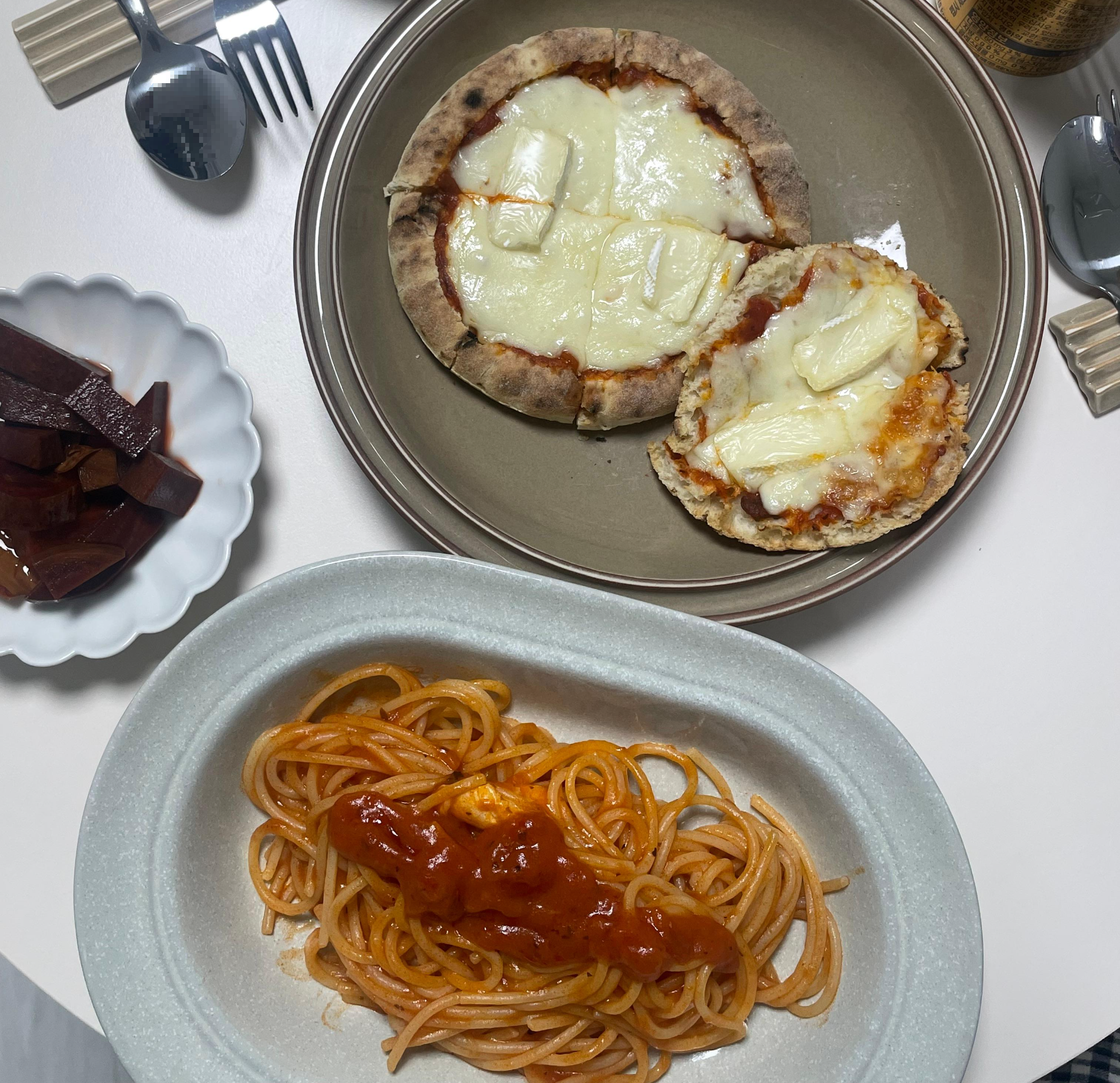 홈메이드 피자와 파스타