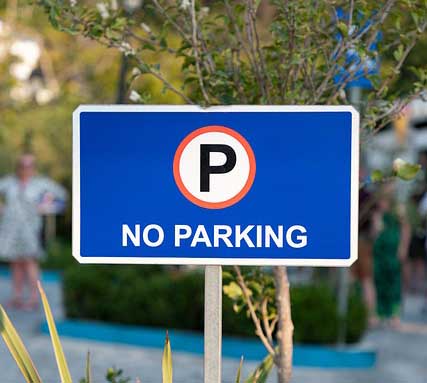 내 집 앞인데 주차 못하게 하면 불법일까?