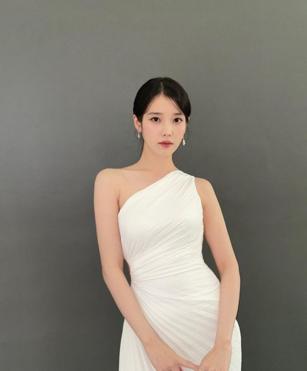 아이유 영향력 에스티 로더 글로벌 앰버서더
