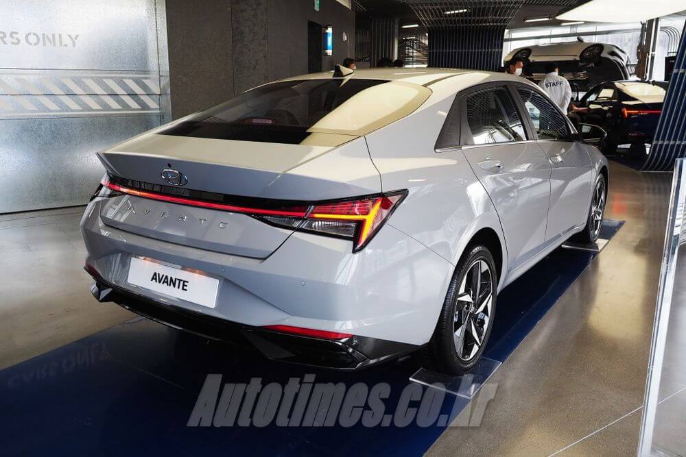 아반떼 7세대 전방, 후방 사진
