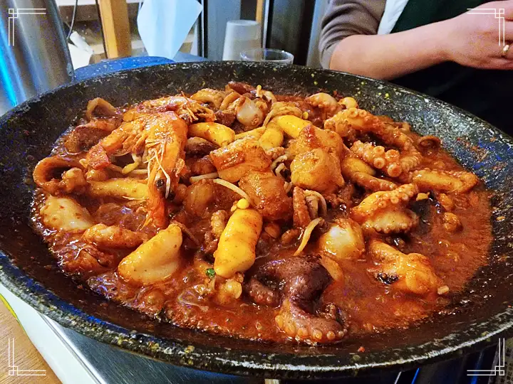 돈쭐내러왔습니다 쭈꾸미 삼겹살 대창 새우 막창 즉석 국물 떡볶이 먹방 빨간 맛 주꾸미 강서구 마곡 맛집 이영자 정혁 방송 소개