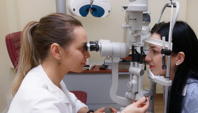 노안으로 오인하기 쉬운 황반변성 원인 및 증상, 실명 위험 높은 급성 녹내장 원인 및 증상