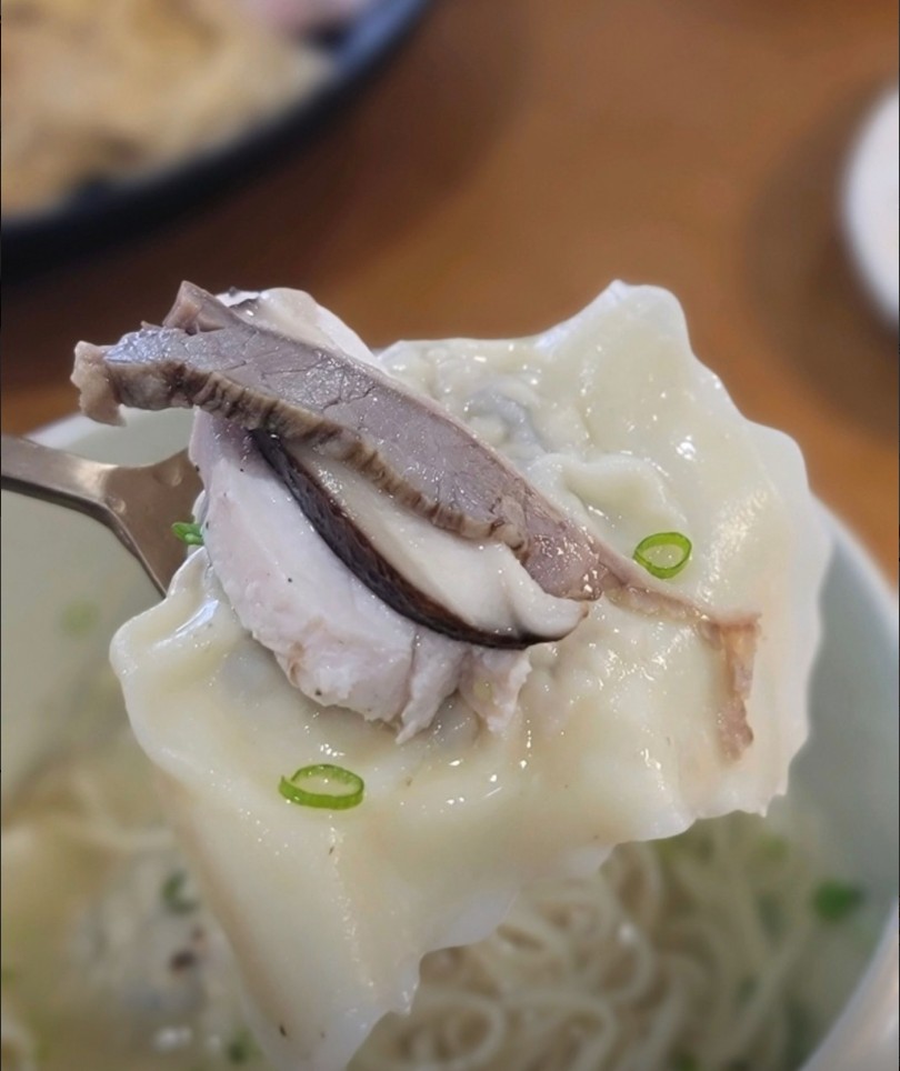 홍대 서교난면방 방문 전 꼭 알아야 할 메뉴 추천|한우 설렁탕 난면 vs 구엄닭난면 비교 리뷰