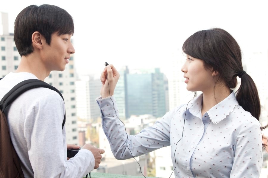 영화 건축학개론 이제훈 수지 이어폰 장면