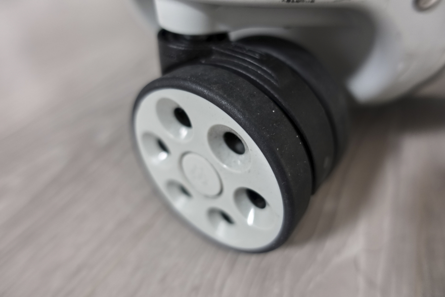 리모와 캐리어 멀티휠 1