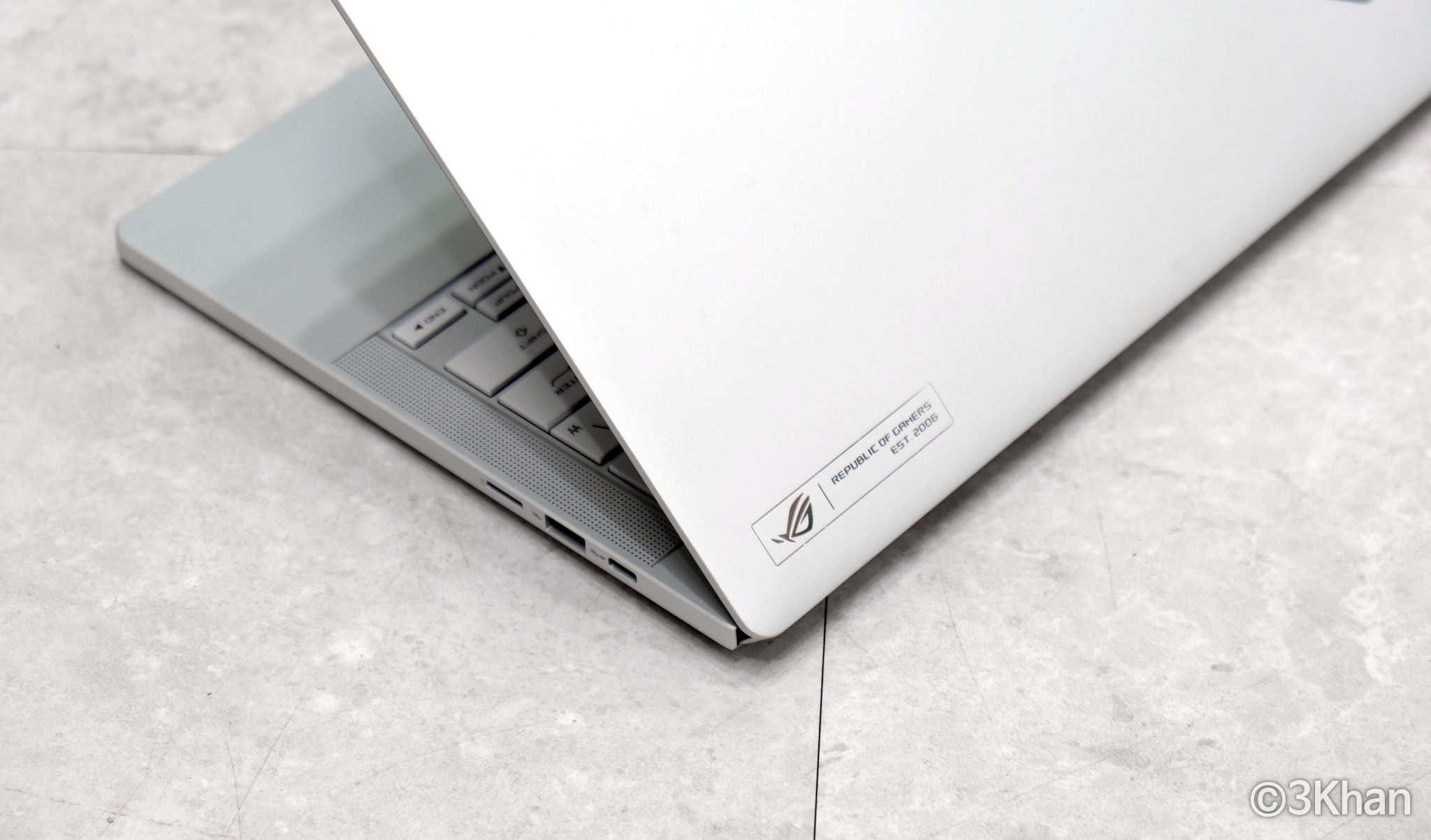 에이수스 로그 제피러스 리뷰