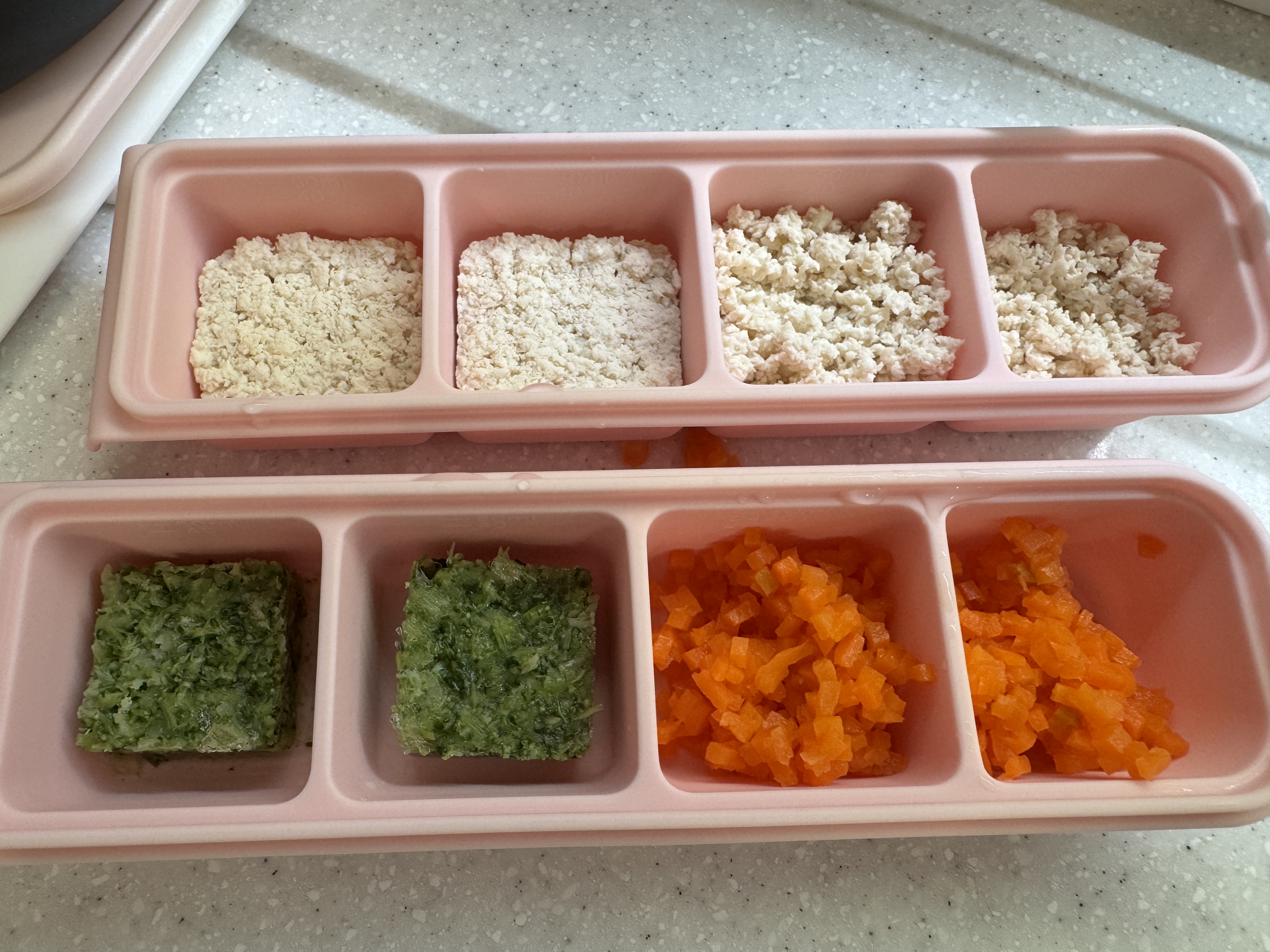 닭고기, 당근, 브로콜리 재료 사진