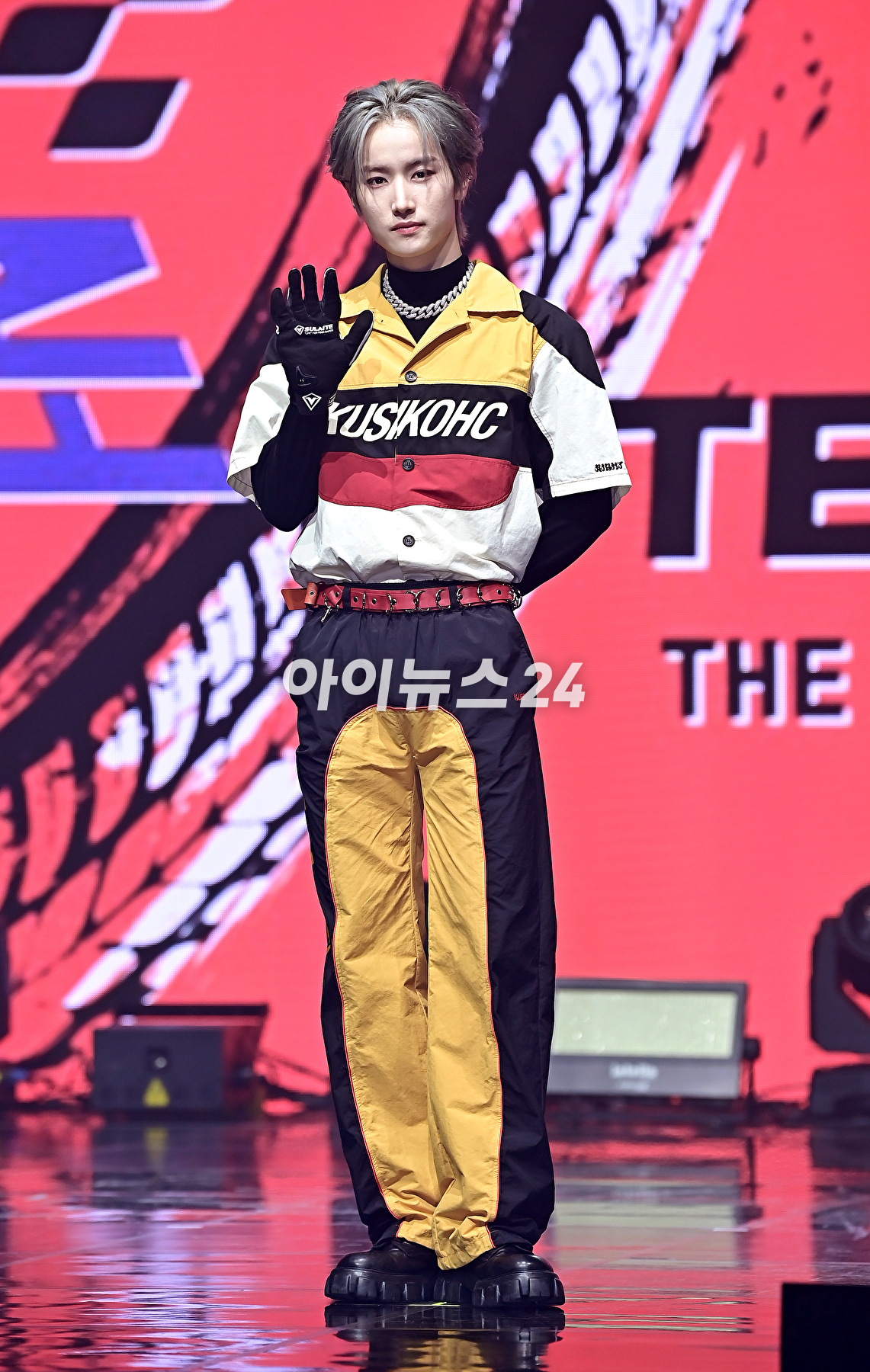 그룹 템페스트(TEMPEST) 혁이 20일 오후 서울 목동 로운아트홀에서 열린 첫 번째 싱글 앨범 '폭풍 속으로' 쇼케이스에서 포토타임을 갖고 있다. [사진=곽영래 기자]