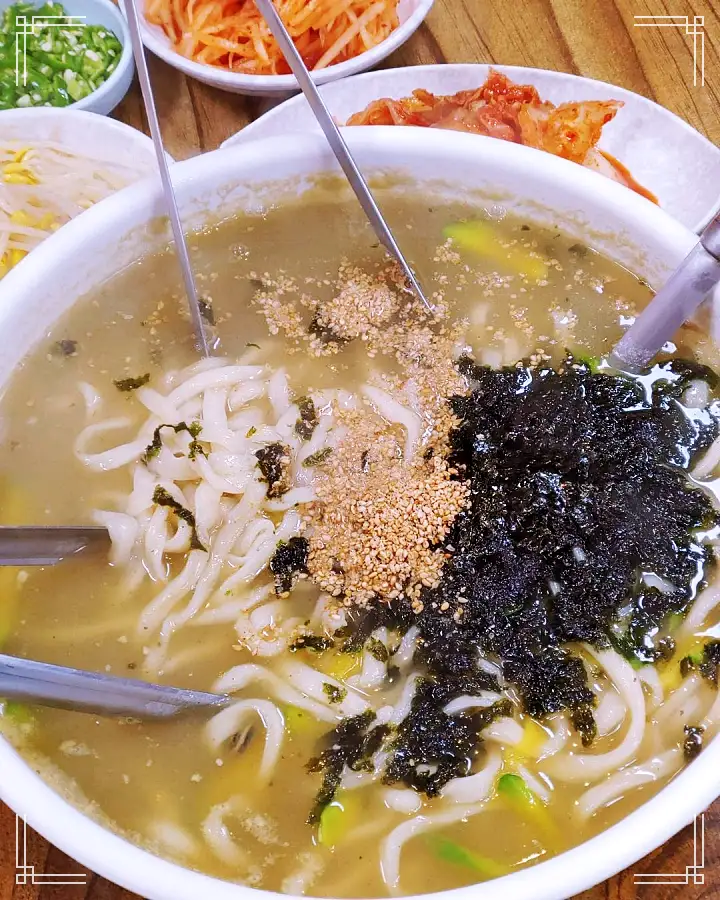 울릉도 깃대봉 가게 따개비밥 홍합밥 허영호와 함께하는 명산 도전기 따개비 칼국수 맛집 추천