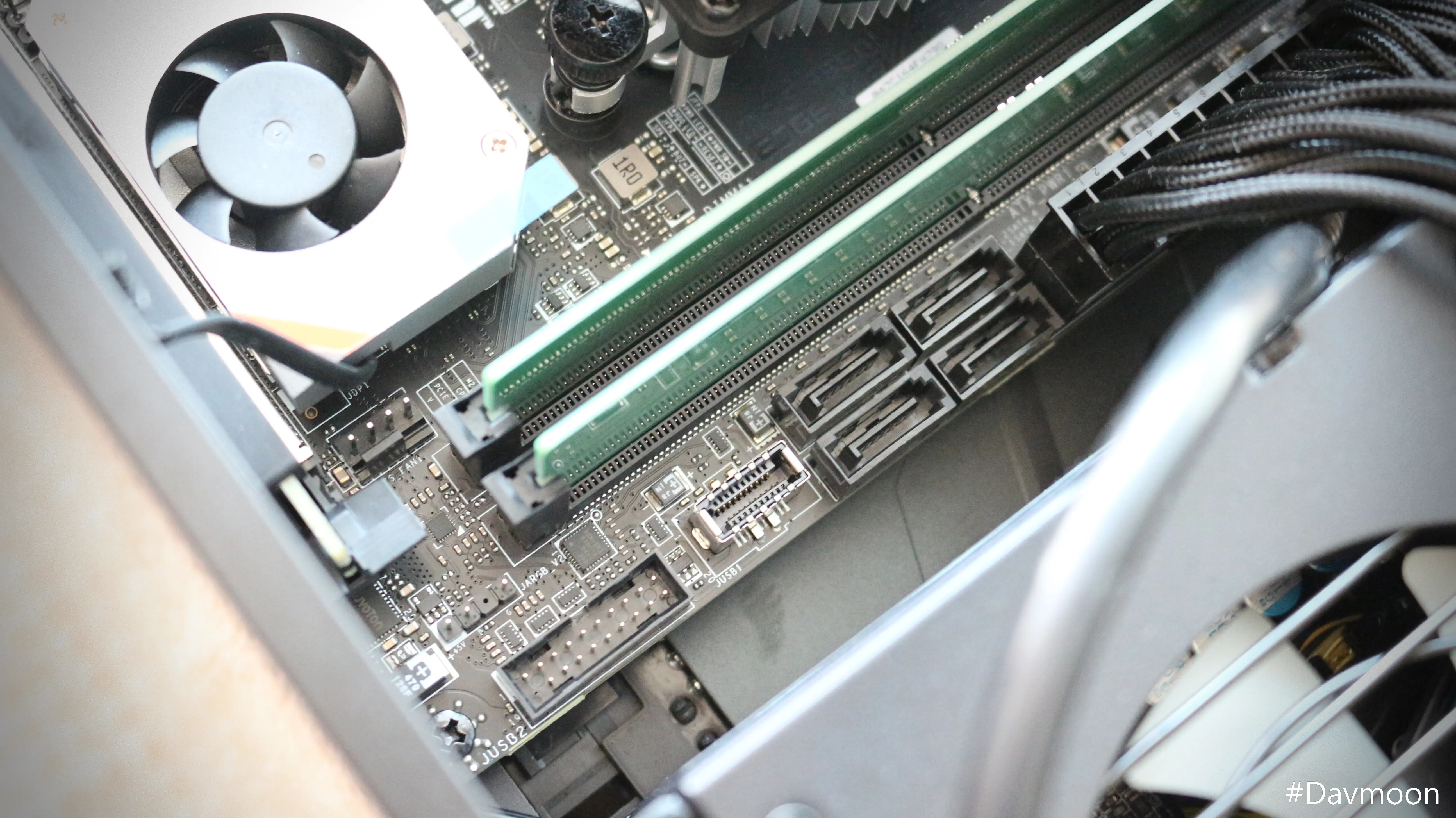 msi b650i edge sata, 전면 usb 포트