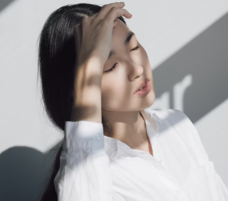 긴장성 두통과 편두통을 구별하는 방법은?