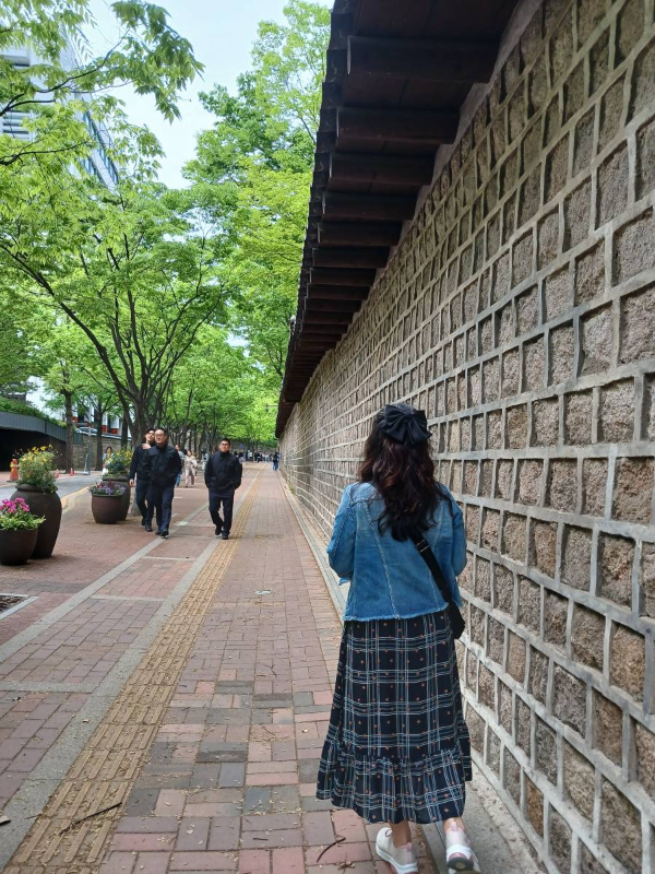 덕수궁 돌담길 걷다