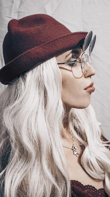 중년 여성 탈모&middot;얇아진 모발&amp;#44; 두피 관리 루틴