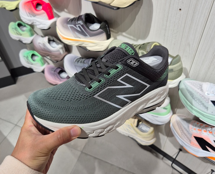 발볼 넓은 러닝화 뉴발란스 860 v14