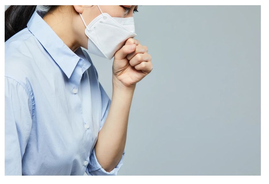 기침하는 여자 이미지