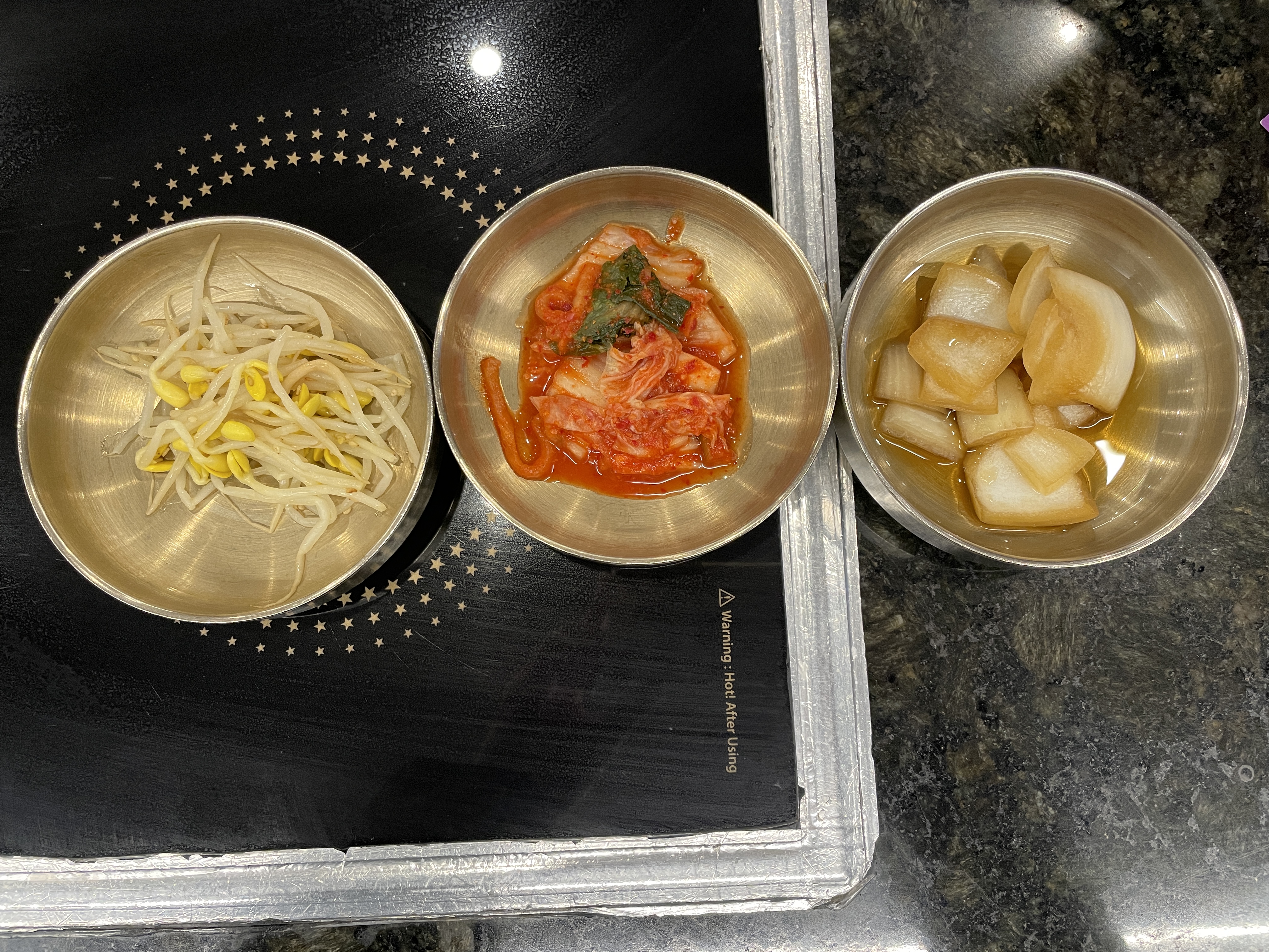 가족식당 추천 한와담 소반의 기본 반찬들
