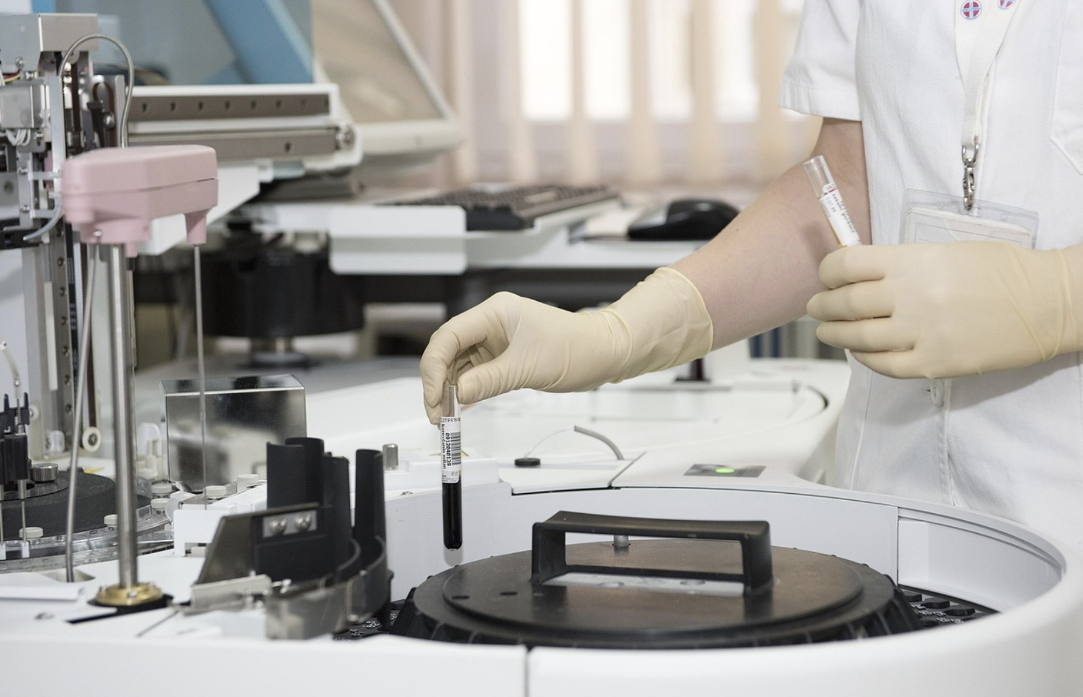 산전검사 병원 실험실.