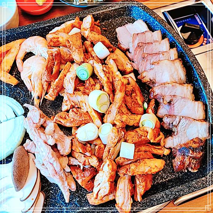 100년 만에 개방, 한옥 길, 삼청동 맛집 항아리 커피숯 바베큐 삼겹살, 불쭈꾸미