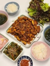 제육볶음 그릇에 진열되어 있는 인포그래픽8