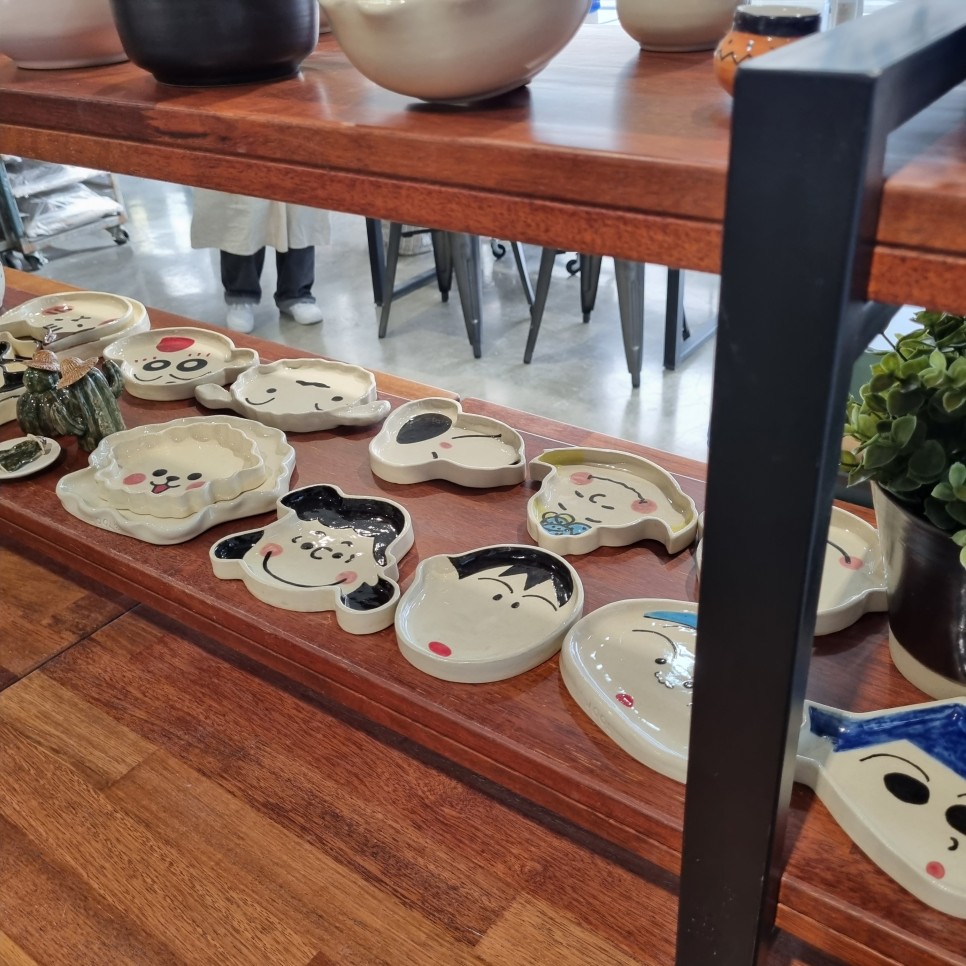 홍대 도자기 카페 줄