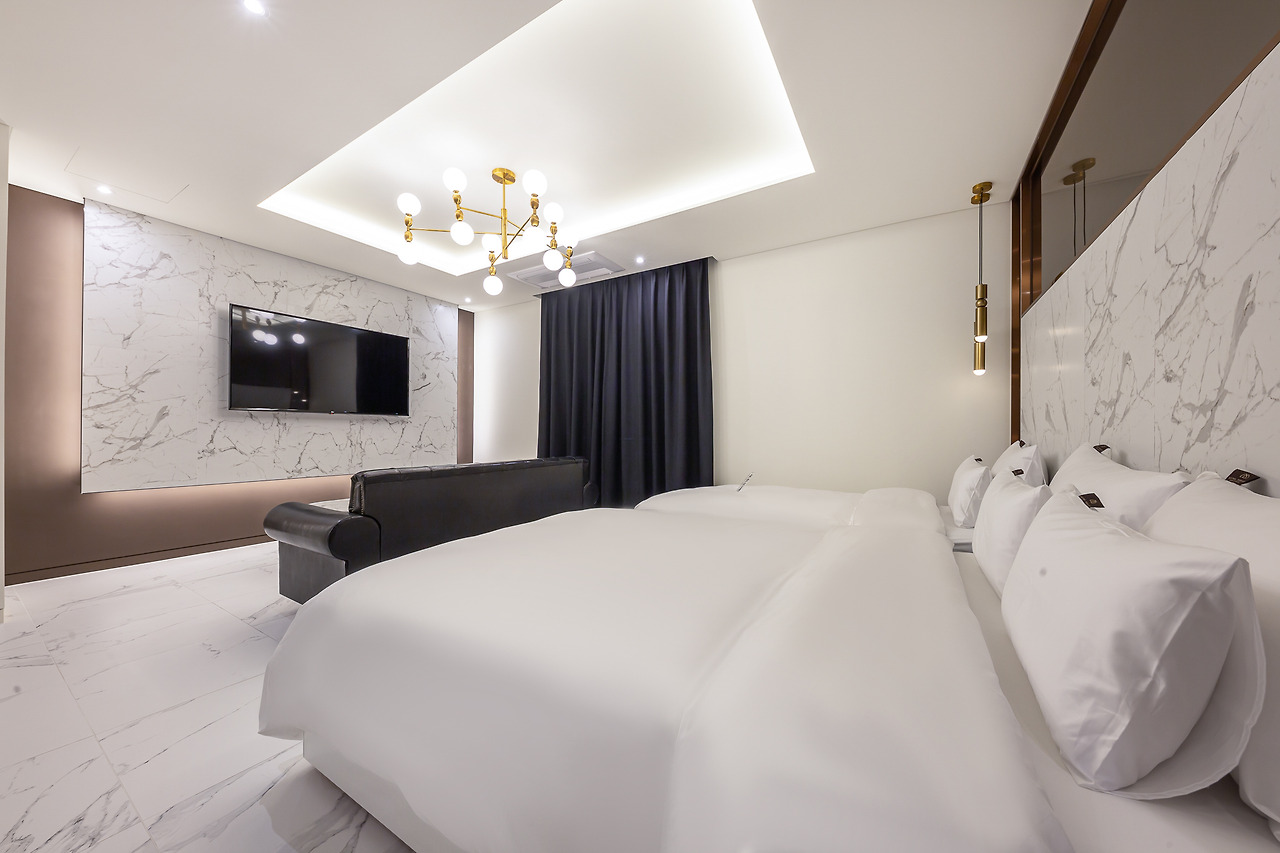 덕산 온천과 노천욕조의 완벽한 조합! 예산 덕산 테라스 무인텔 솔직 후기 &amp; 예약 가이드