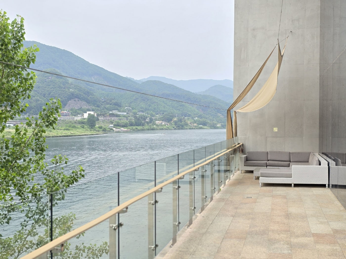 푸른-초록빛-가평-카페