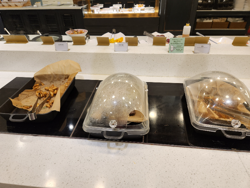 서울대 에그옐로우 애슐리퀸즈