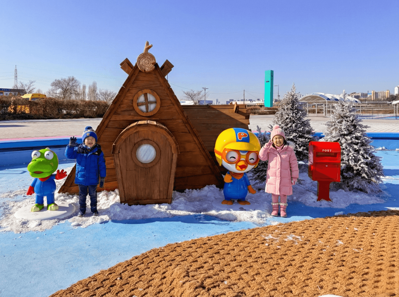 뽀로로 빌리지, 한강 눈썰매장, 잠원 눈썰매장, 뚝섬 눈썰매장