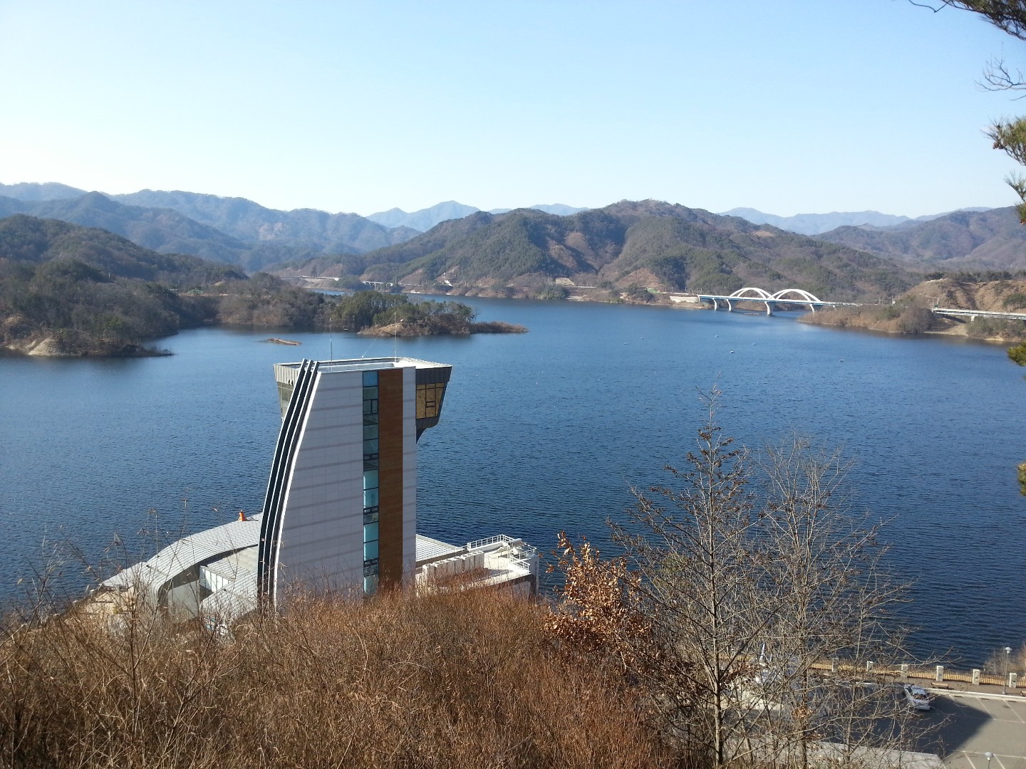 김천부항댐 물문화관과 댐상류 전경사진