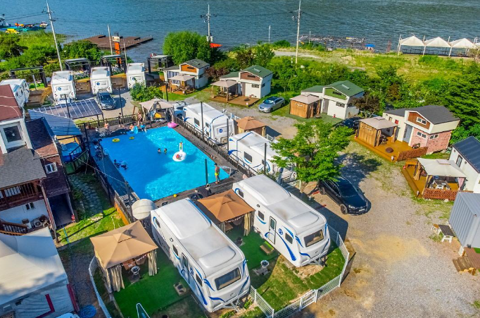 경기-가평-올덴-카라반-캠핑장-사진-입니다.