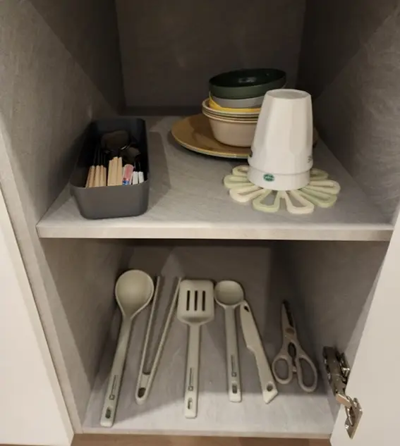 부산-도안풀빌라-키즈호텔에-준비되어-있는-식기류