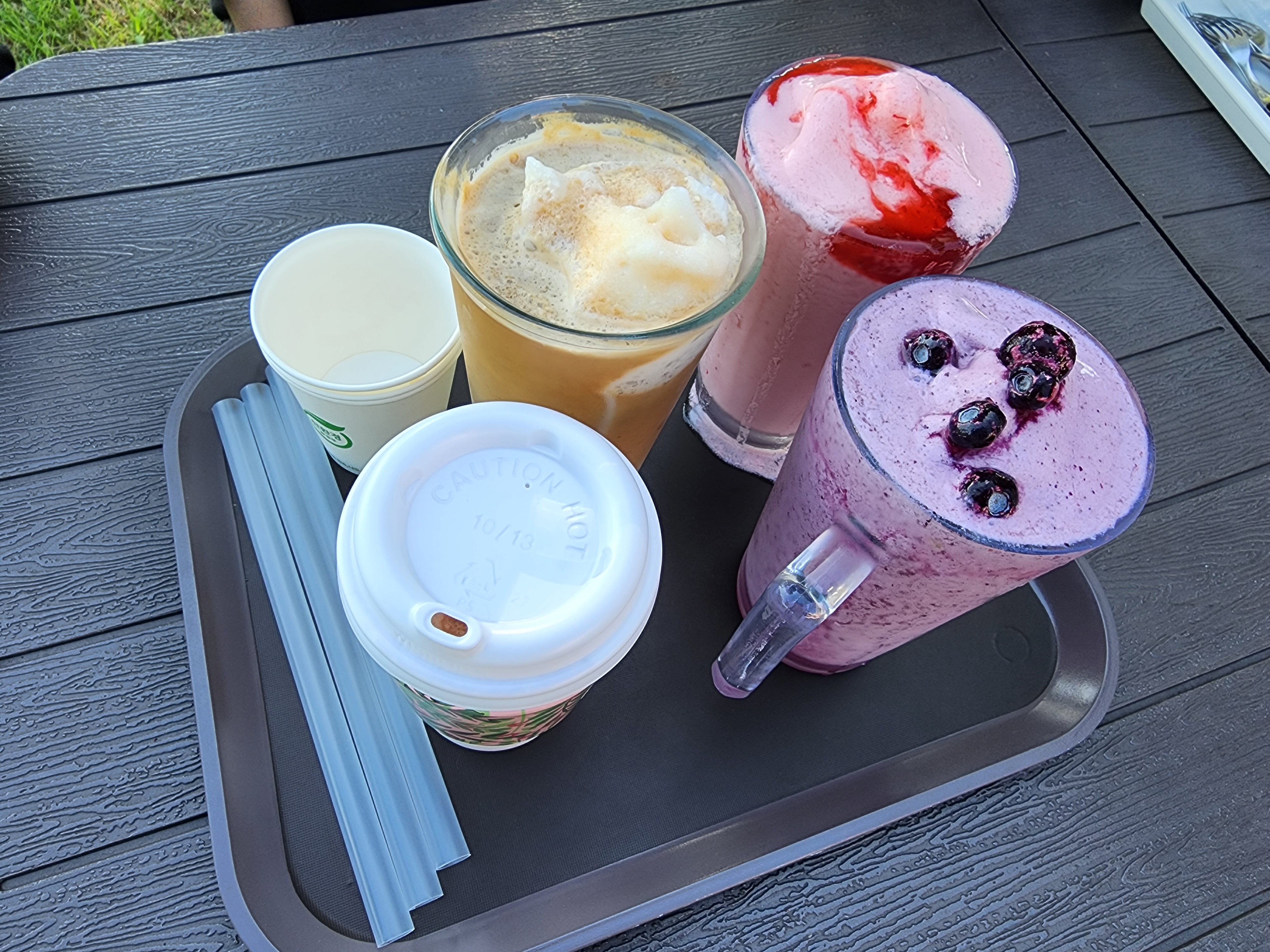 코코넛 커피 스무디, 딸기 요거트 스무디, 블루베리 요거트 스무디, 초코라떼