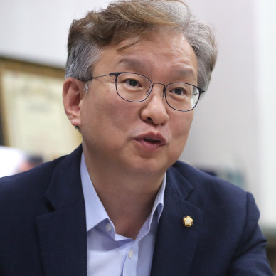 권칠승 국회의원 프로필 나이 고향 학력 및 권칠승 천안함 막말 정리