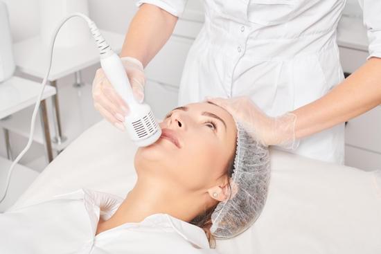 크라이오 테라피(Cryotherapy): 냉동 요법으로 피부 건강과 회복을 촉진