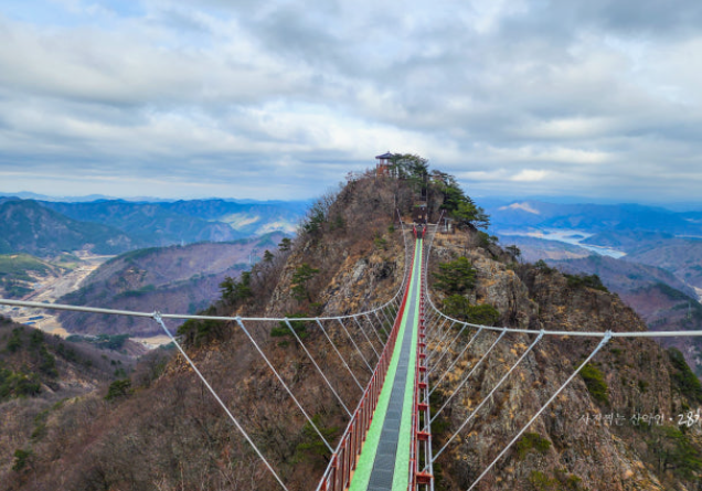 운장산 구름다리