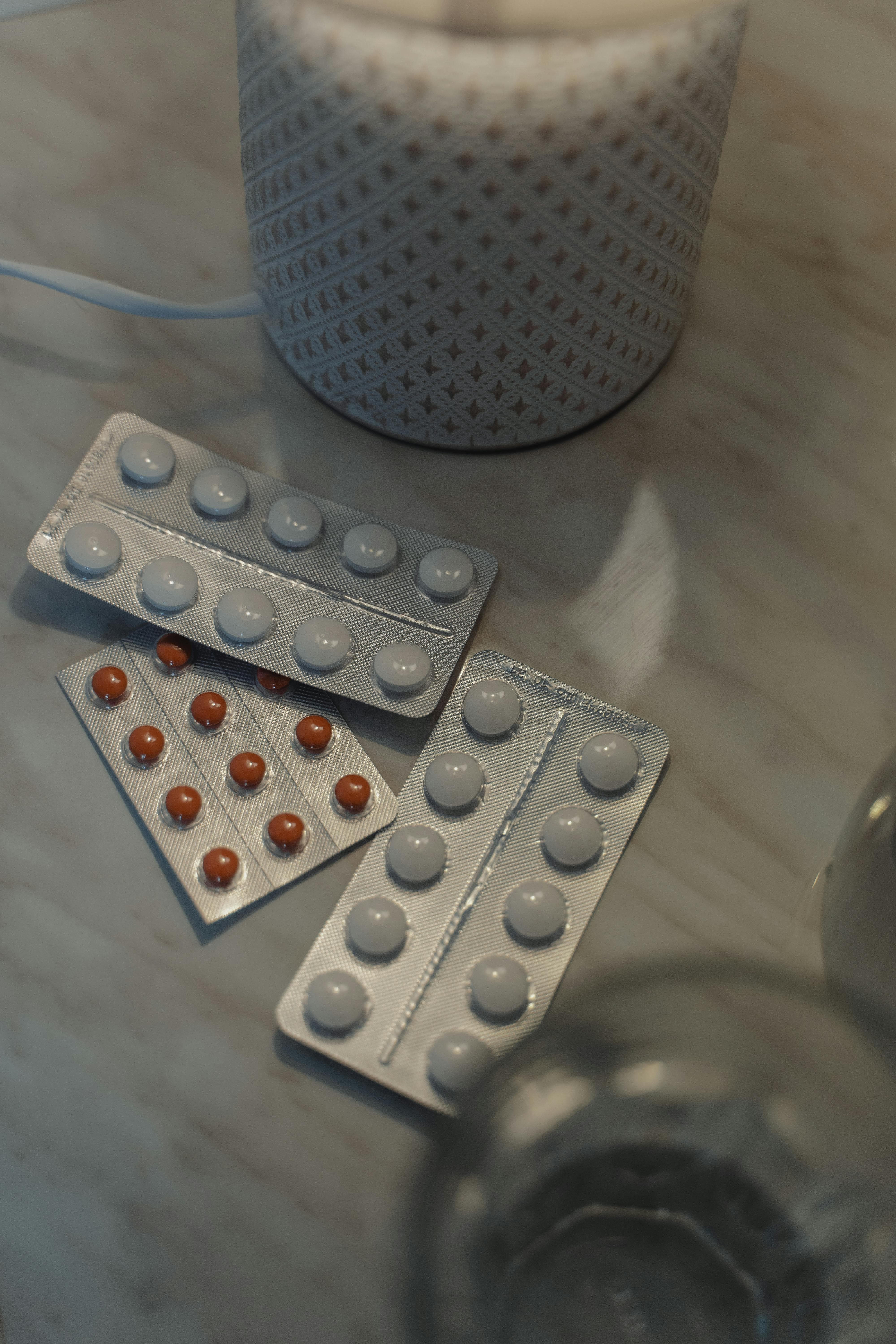 혈압약&middot;수면제와 함께 복용 중인지