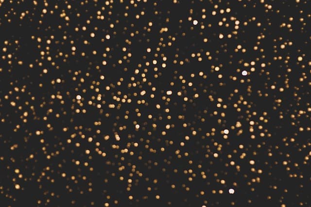 빛과 언어의 표현: '반짝임'과 'Glitter'의 어원 비교