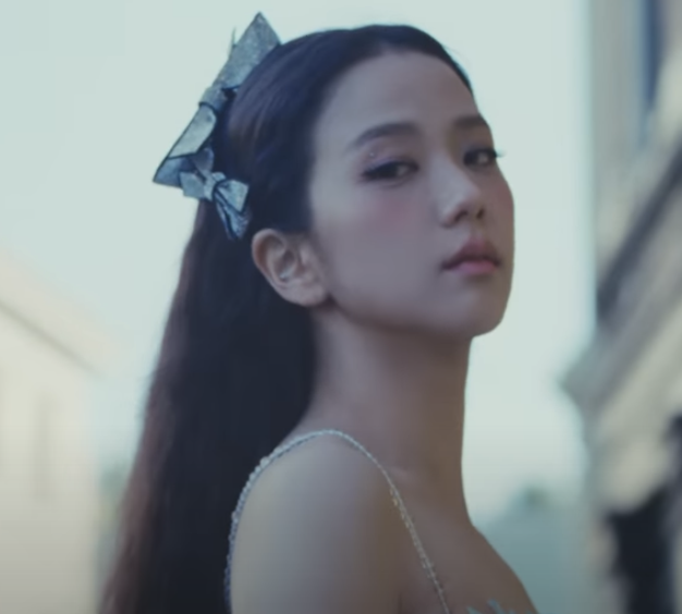 지수 all eyes on me