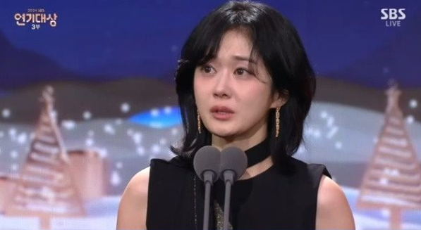 2024-SBS-연기대상-장나라-대상-수상-하이라이트
