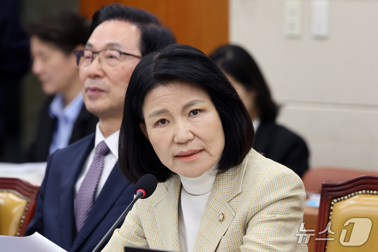 이진숙 국감 참여 총정리|헌재 가처분 일부 인용·나이·프로필·학력·고향·남편·경력