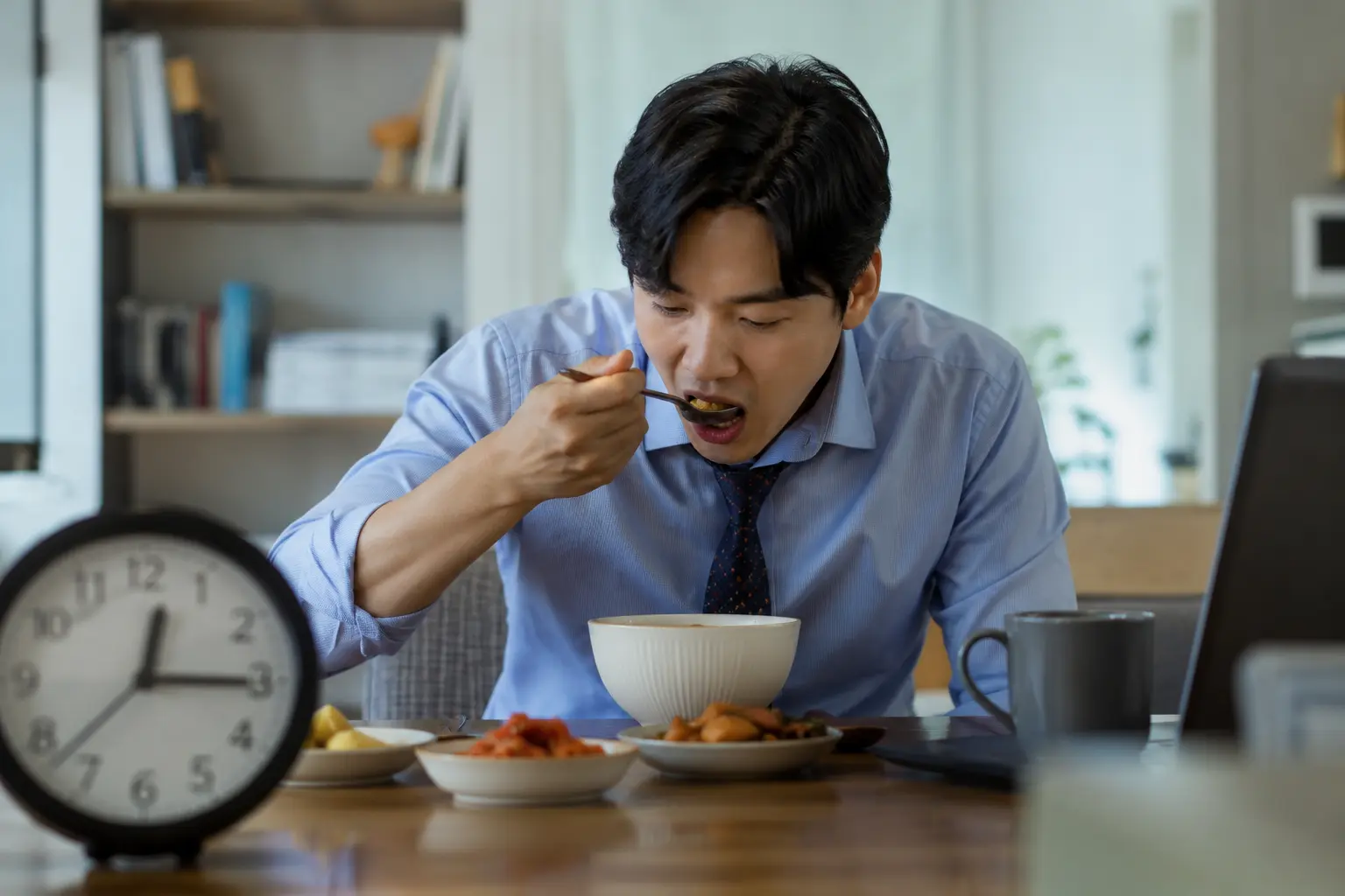 혼밥과 식사 속도의 관계