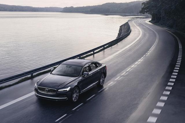 볼보 S90 MHEV & 리차지 PHEV