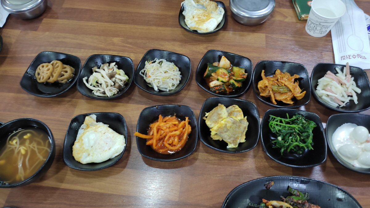 배꼽시계 밑반찬들