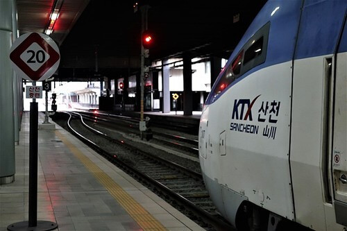 기차타고고향으로-열차대기중